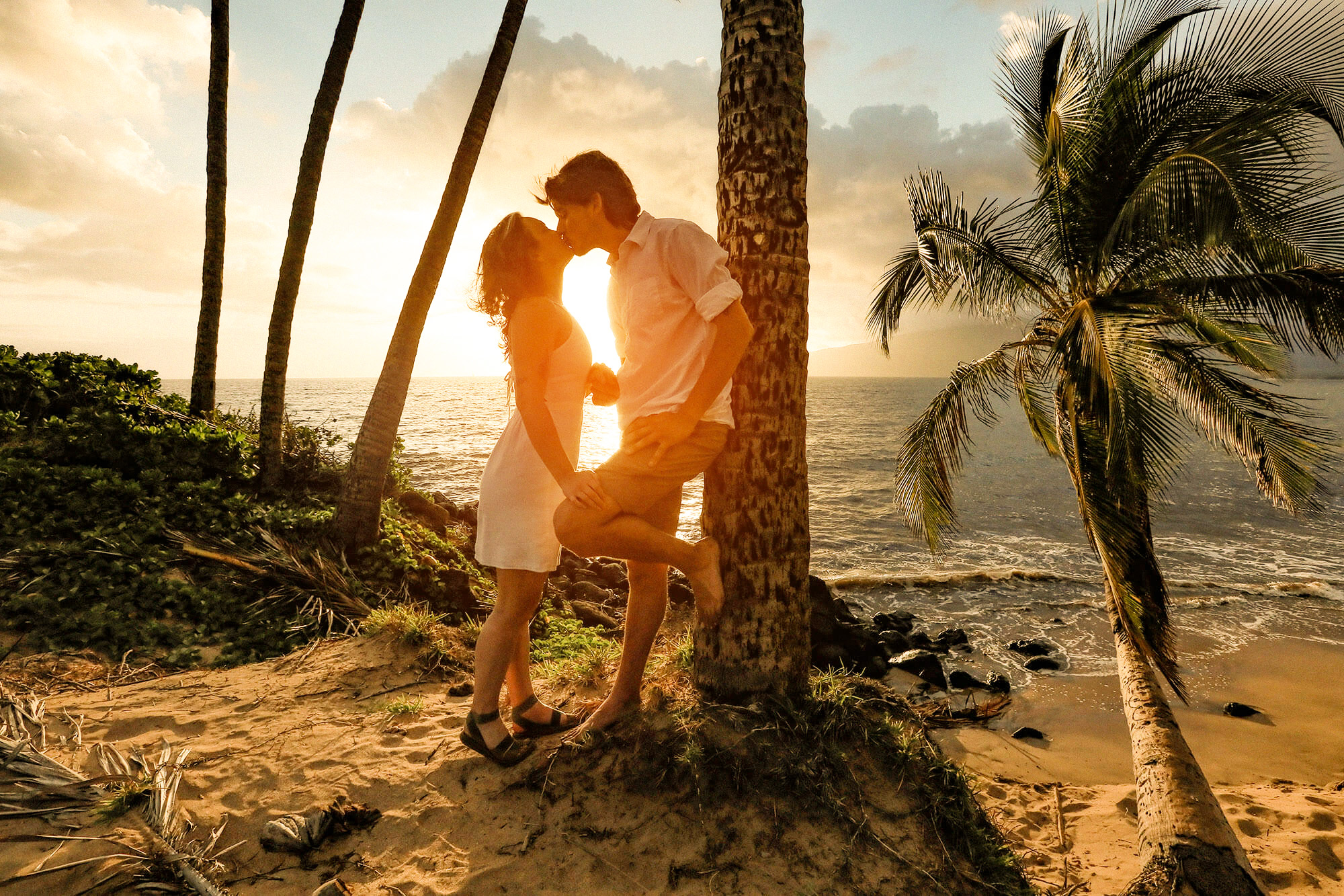 https://creativemaui.com/couples-photographer-in-maui-hi/